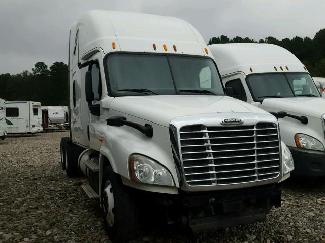 1FUJGLBG8DSBY2273 - 2013 FREIGHTLINER CASCADIA 1 WHITE photo 1