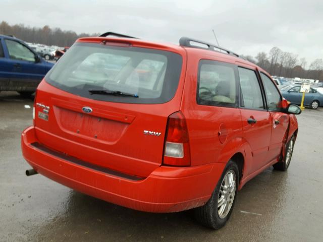 1FAFP36N85W284627 - 2005 FORD FOCUS ZXW RED photo 4