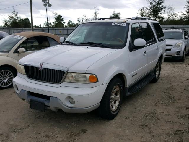 5LMRU27A3YLJ00313 - 2000 LINCOLN NAVIGATOR 白色 照片 2