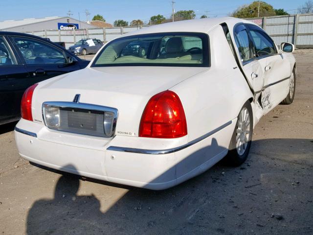 1LNHM82W13Y600597 - 2003 LINCOLN TOWN CAR S WHITE photo 4