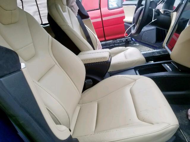 5YJSA1E27GF152956 - 2016 TESLA MODEL S أزرق صورة 5