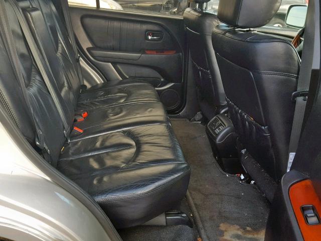 JTJHF10U420246964 - 2002 LEXUS RX 300 SILVER photo 6