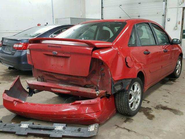 1FAHP34N17W255906 - 2007 FORD FOCUS ZX4 RED photo 4