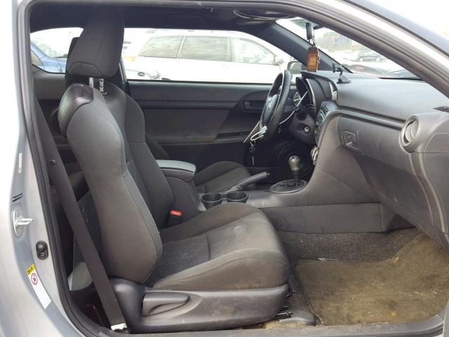 JTKJF5C73D3056312 - 2013 TOYOTA SCION TC ვერცხლისფერი ფოტო 5