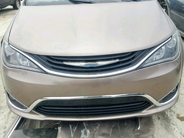 2C4RC1L76JR124763 - 2018 CHRYSLER PACIFICA H BROWN photo 7