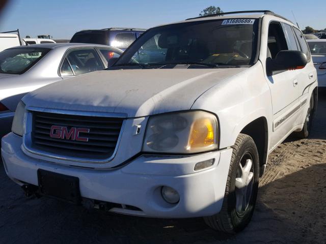 1GKDT13S722140344 - 2002 GMC ENVOY WHITE photo 2