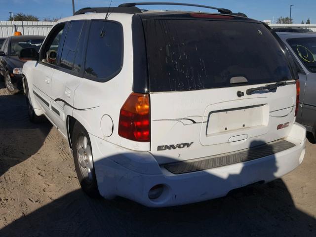 1GKDT13S722140344 - 2002 GMC ENVOY WHITE photo 3