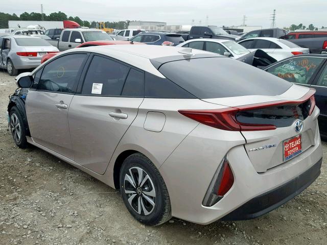 JTDKARFP8J3088214 - 2018 TOYOTA PRIUS PRIM SILVER photo 3