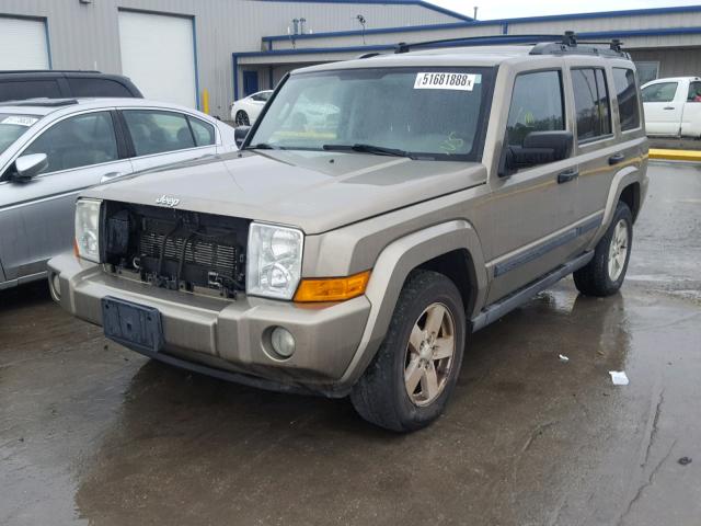1J8HG48K76C302820 - 2006 JEEP COMMANDER GOLD photo 2