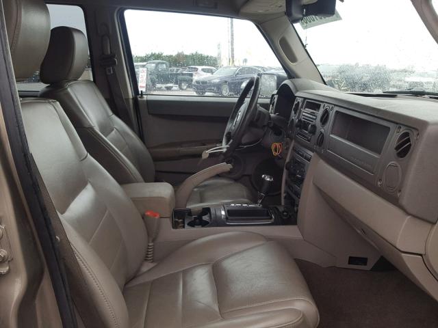1J8HG48K76C302820 - 2006 JEEP COMMANDER GOLD photo 5