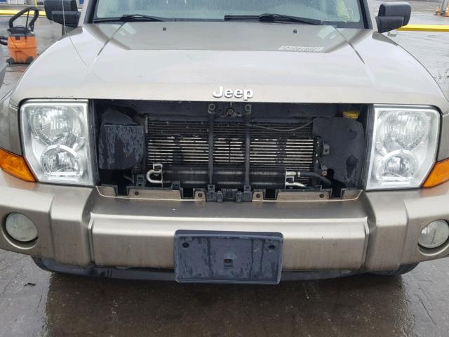 1J8HG48K76C302820 - 2006 JEEP COMMANDER GOLD photo 9