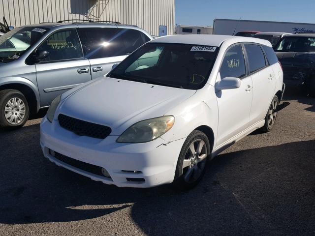 2T1KR32E13C087863 - 2003 TOYOTA MATRIX XR WHITE photo 2