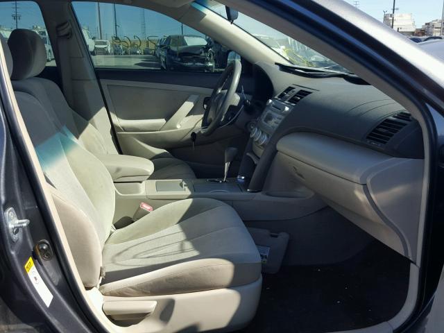 4T4BF3EKXBR137169 - 2011 TOYOTA CAMRY BASE Qara foto 5
