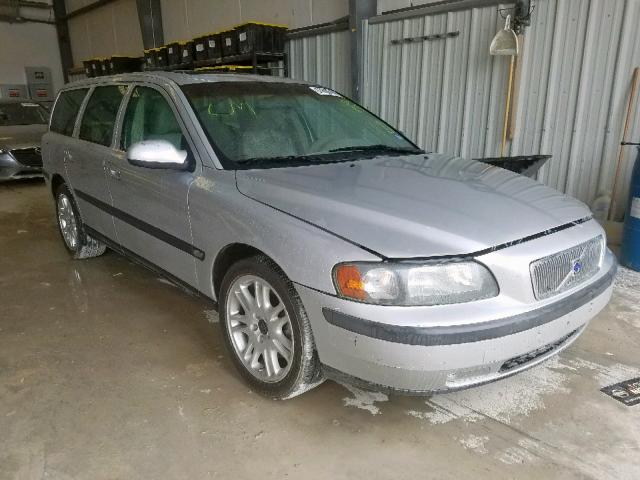 YV1SW53D011014697 - 2001 VOLVO V70 T5 TUR SILVER photo 1