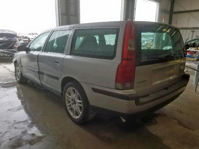 YV1SW53D011014697 - 2001 VOLVO V70 T5 TUR SILVER photo 3