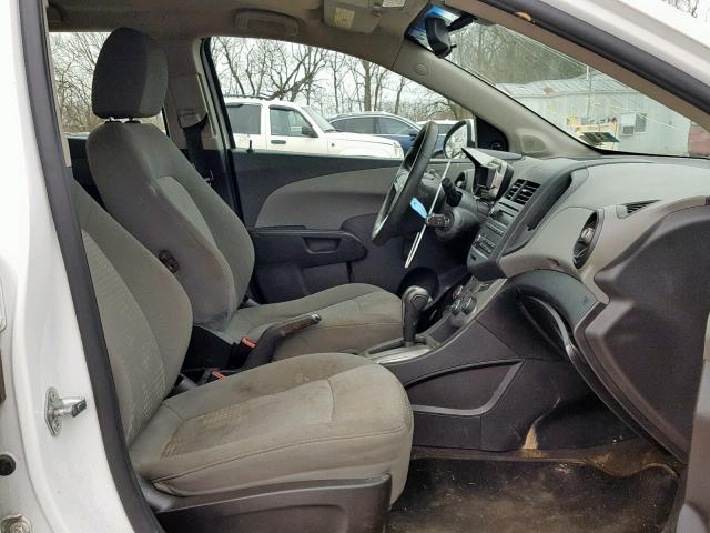 1G1JA6SH6D4119539 - 2013 CHEVROLET SONIC LS 白色 照片 5