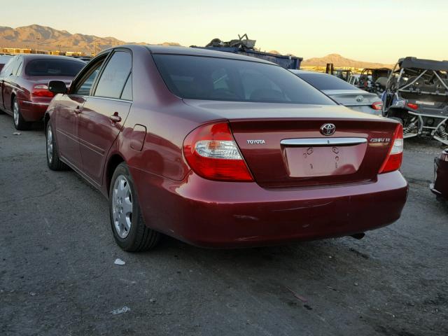 JTDBE32KX30200754 - 2003 TOYOTA CAMRY LE RED photo 3