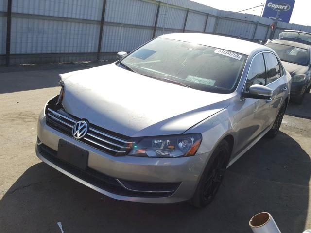 1VWBP7A36DC042230 - 2013 VOLKSWAGEN PASSAT SE GRAY photo 2