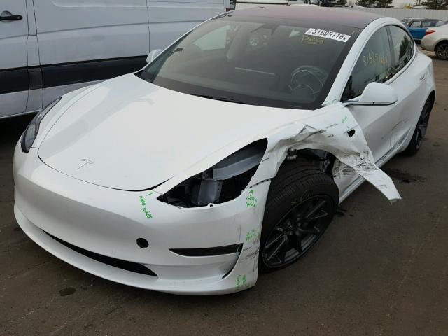 5YJ3E1EA6JF027289 - 2018 TESLA MODEL 3 WHITE photo 2