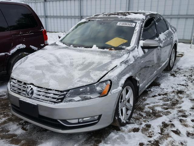 1VWBN7A39DC015609 - 2013 VOLKSWAGEN PASSAT SE SILVER photo 2