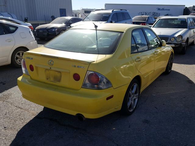 JTHBD192X20056973 - 2002 LEXUS IS 300 YELLOW photo 4