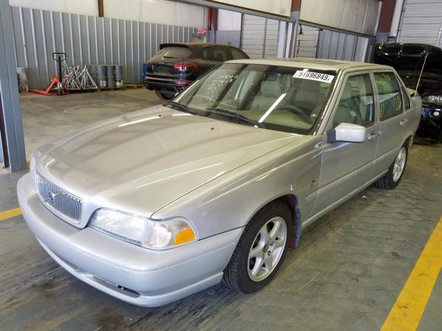 YV1LS55A4X1607233 - 1999 VOLVO S70 SILVER photo 2