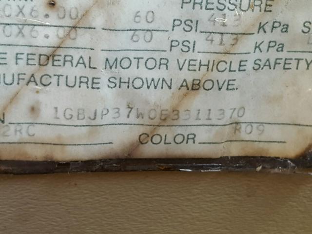 1GBJP37W0E3311370 - 1984 CHEVROLET P30 TAN photo 10