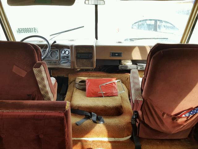 1GBJP37W0E3311370 - 1984 CHEVROLET P30 TAN photo 5