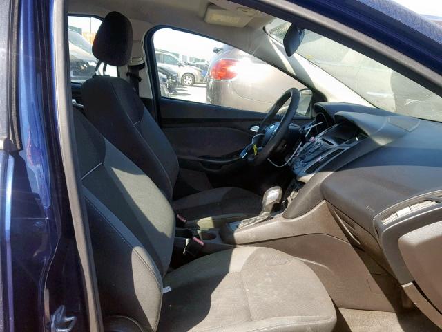 1FAHP3K25CL135899 - 2012 FORD FOCUS SE BLUE photo 6