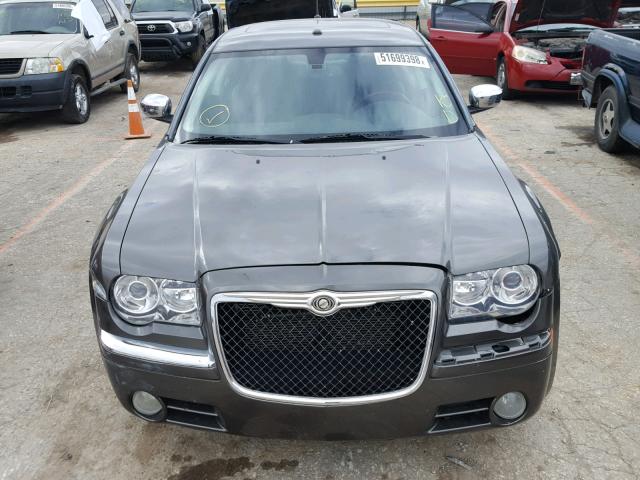 2C3LK63H98H179680 - 2008 CHRYSLER 300C GRAY photo 9