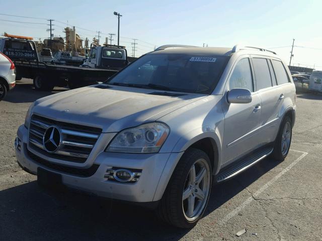 4JGBF86E58A336592 - 2008 MERCEDES-BENZ GL 550 4MA SILVER photo 2