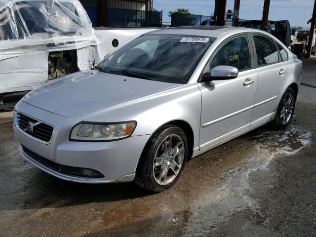 YV1382MS9A2511512 - 2010 VOLVO S40 2.4I SILVER photo 2