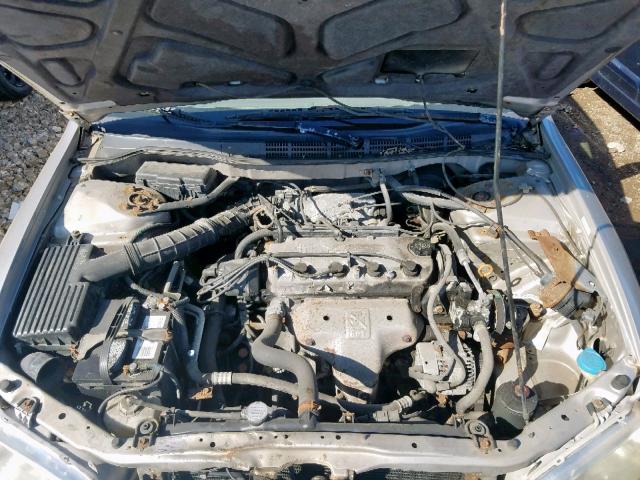 1HGCG5640WA151277 - 1998 HONDA ACCORD LX GRAY photo 7