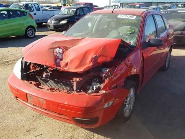 1FAFP34N87W288568 - 2007 FORD FOCUS ZX4 RED photo 2