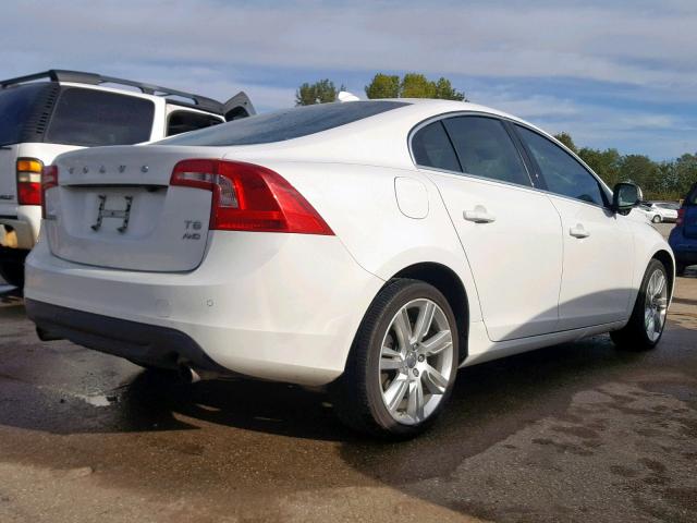 YV1902FH0B2008150 - 2011 VOLVO S60 T6 WHITE photo 4