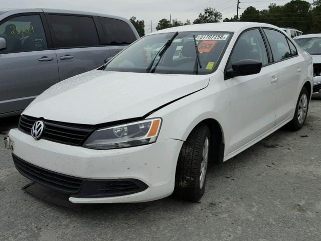 3VW1K7AJ9EM386286 - 2014 VOLKSWAGEN JETTA BASE WHITE photo 2