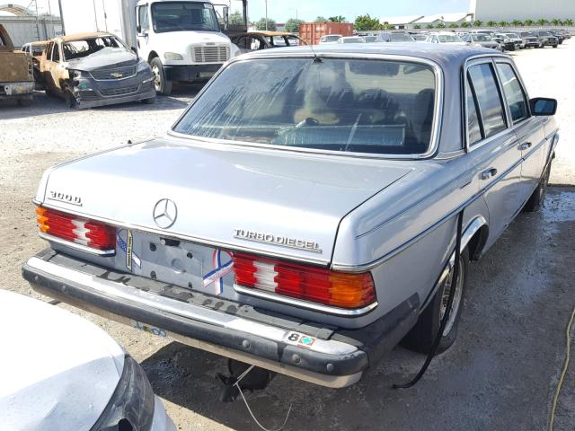 WDBAB33A9DB035861 - 1983 MERCEDES-BENZ 300 DT GRAY photo 4