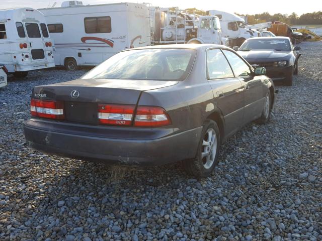 JT8BF28G2Y5099079 - 2000 LEXUS ES 300 GRAY photo 4