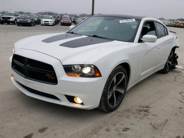 2C3CDXCT7DH677908 - 2013 DODGE CHARGER R/ WHITE photo 2