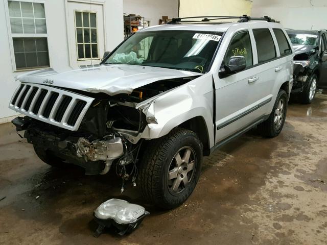 1J8GR48K69C555072 - 2009 JEEP GRAND CHER SILVER photo 2