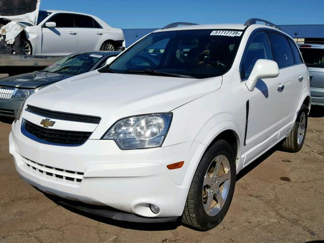 3GNAL3E56CS611088 - 2012 CHEVROLET CAPTIVA SP WHITE photo 2