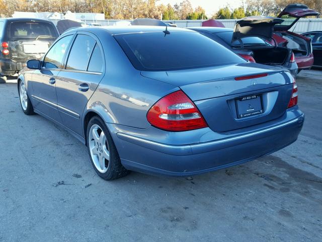 WDBUF65JX5A639149 - 2005 MERCEDES-BENZ E 320 BLUE photo 3