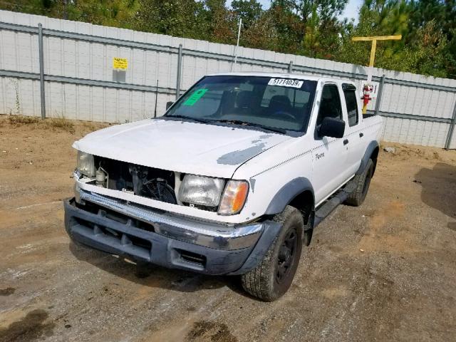 1N6ED27T1YC319419 - 2000 NISSAN FRONTIER C WHITE photo 2