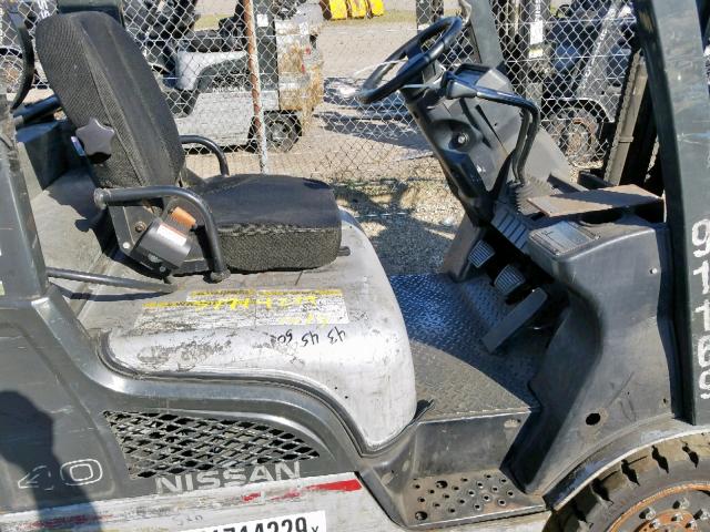 CP1F29W0592 - 2012 NISSAN FORKLIFT SILVER photo 5