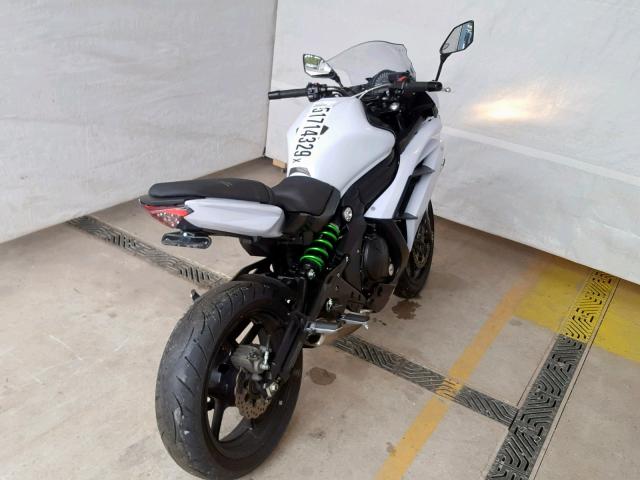 JKAEXEF17FDA22705 - 2015 KAWASAKI EX650 F WHITE photo 4