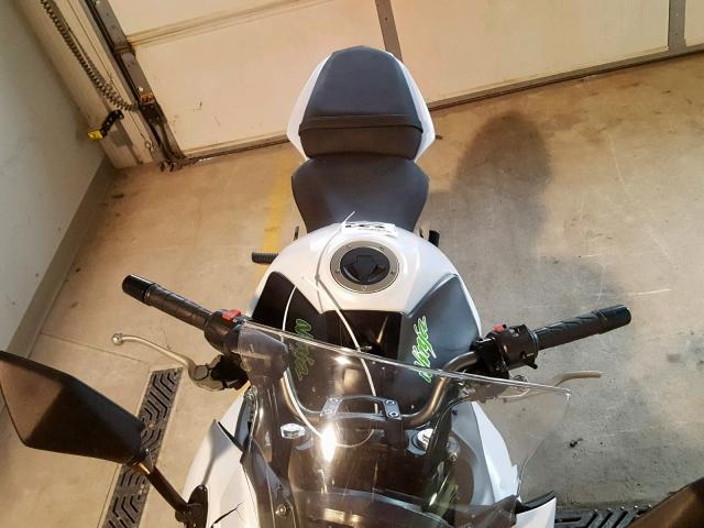 JKAEXEF17FDA22705 - 2015 KAWASAKI EX650 F WHITE photo 6