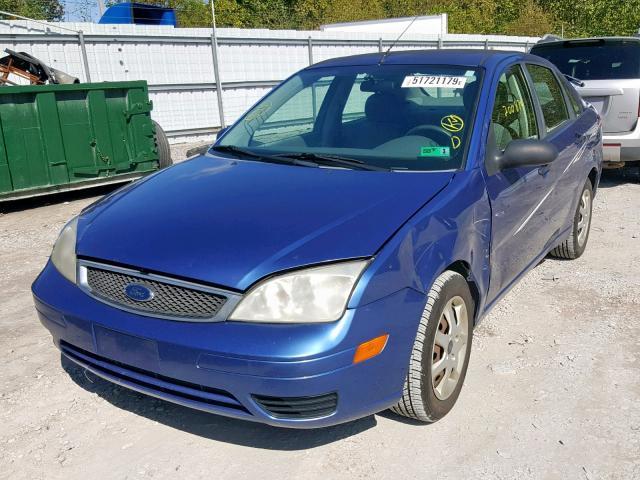 1FAFP34N55W147910 - 2005 FORD FOCUS ZX4 BLUE photo 2