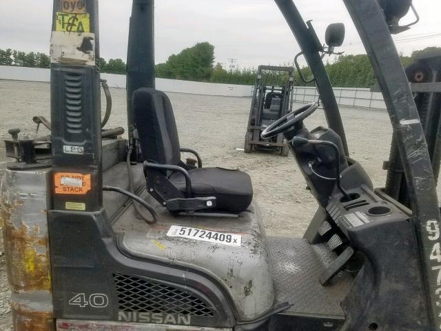 9P6336 - 2010 NISSAN FORKLIFT BLACK photo 5