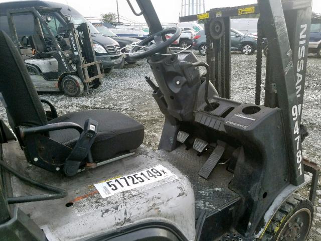 CP1F29P6593 - 2010 NISSAN FORKLIFT GRAY photo 5