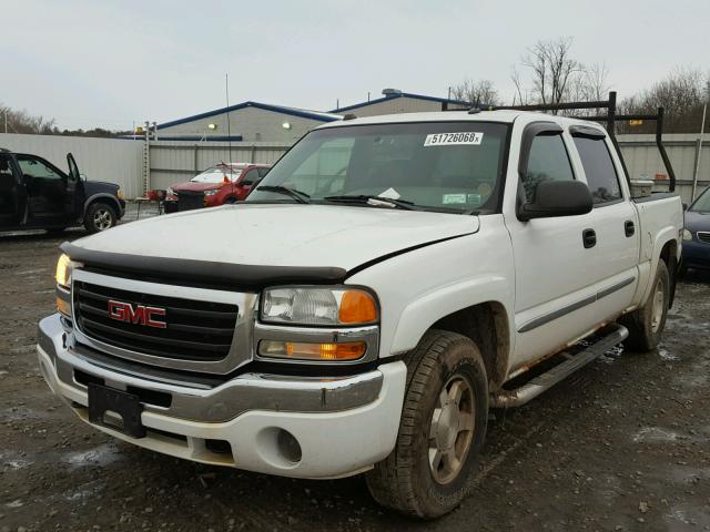 2GTEK13TX51376678 - 2005 GMC NEW SIERRA WHITE photo 2